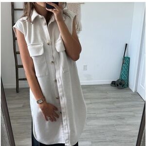 Cream Sleeveless Button-Up Vest